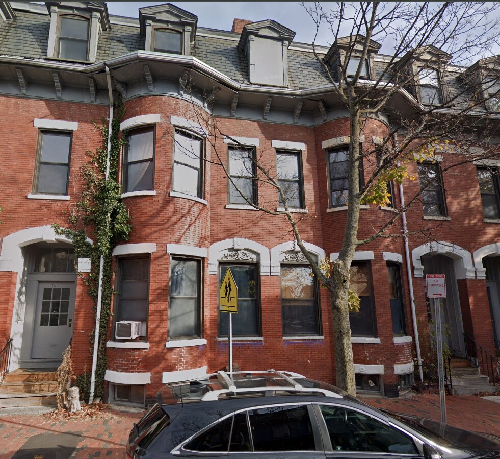 Photo - 183 Harvard St Apartments