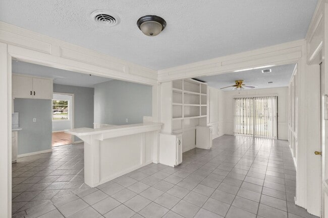 For Rent: Spacious 4-Bedroom Family Home - For Rent: Spacious 4-Bedroom Family Home