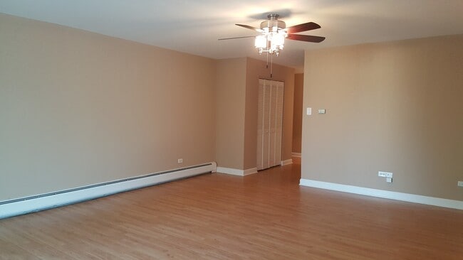 Photo - 10440 Mason Ave Unidad 202