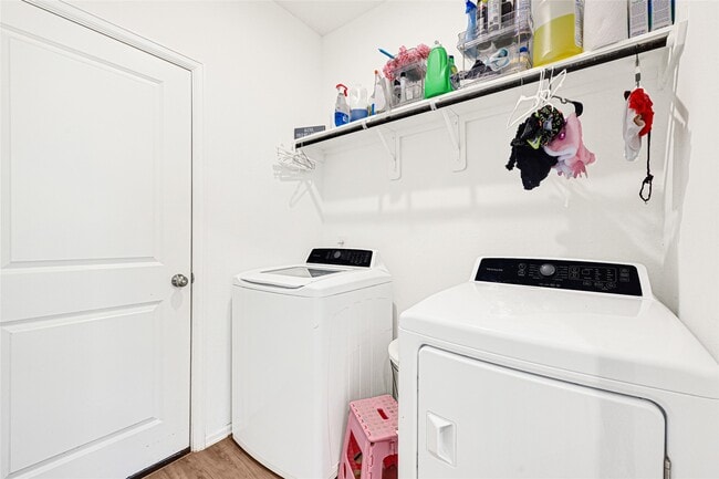 Photo - 1922 Ballesteros St