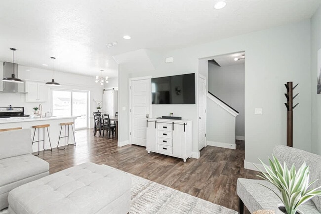 Photo - 1654 Angela St Unidad ID1250645P