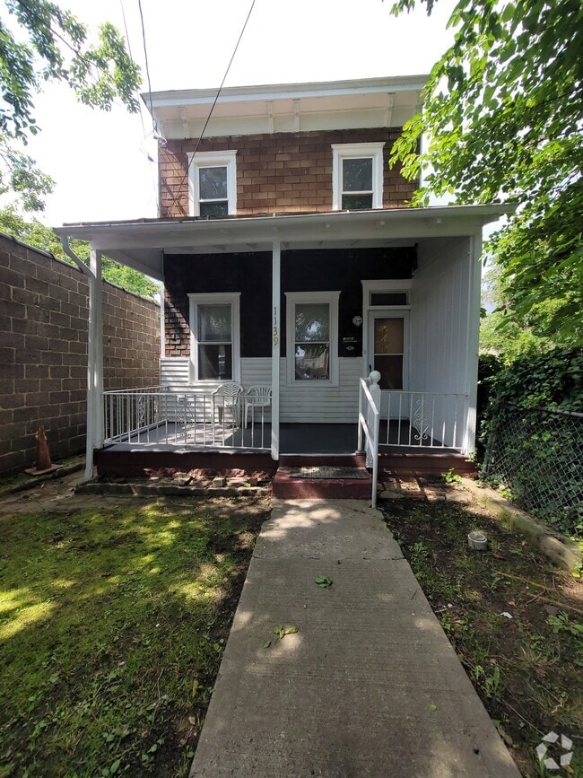Building Photo - 1139 Lansdowne Ave Rental