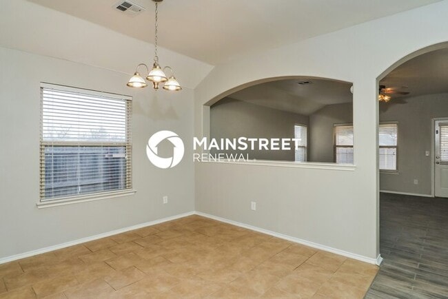 Photo - 3 Bedroom Pet-Friendly Home in Mustang, OK with Main Street Renewal
