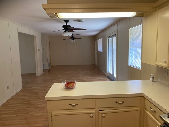 Photo - 857 Belmeade Dr