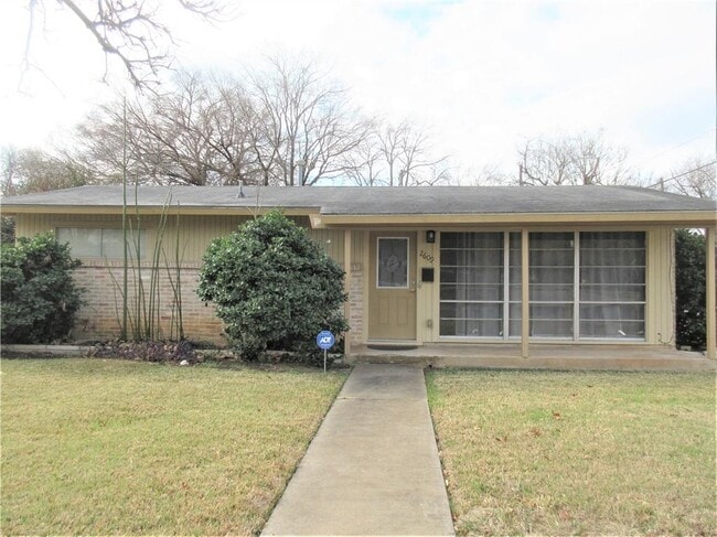 Photo - 2609 Hancock Dr