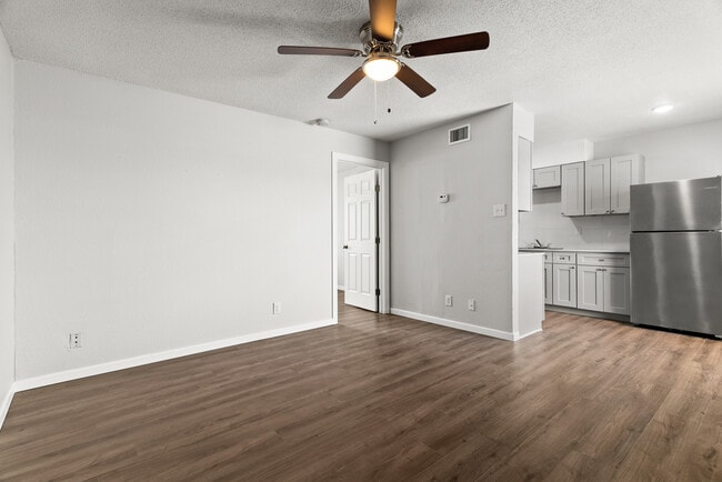Building Photo - 401 Root Ave Rental