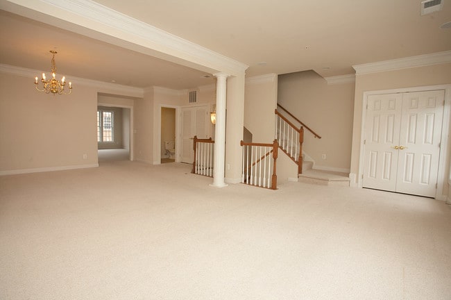 Photo - 560 Odendhal Ave