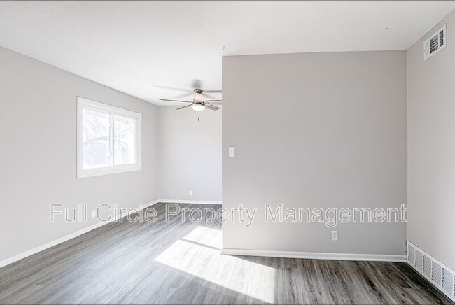 Photo - 349 S 26th St