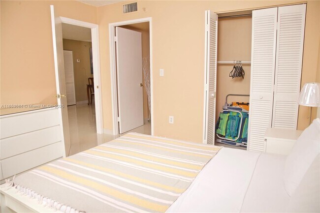 Photo - 210 174th St Unidad 1107