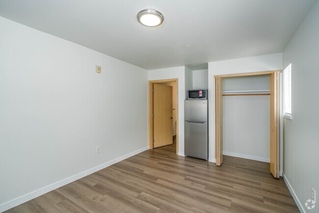 Interior Photo - Husky Court Rental