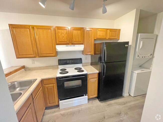 Building Photo - Unfurnished, 2 bedroom, 1 bathroom Southpo... Unit 5-102 Rental