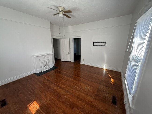 Photo - 404 Ewing St