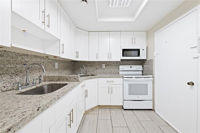 Photo - 16740 NE 9th Ave Unit 211