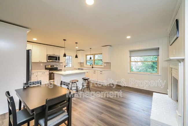 Photo - 147 Harmon Ave