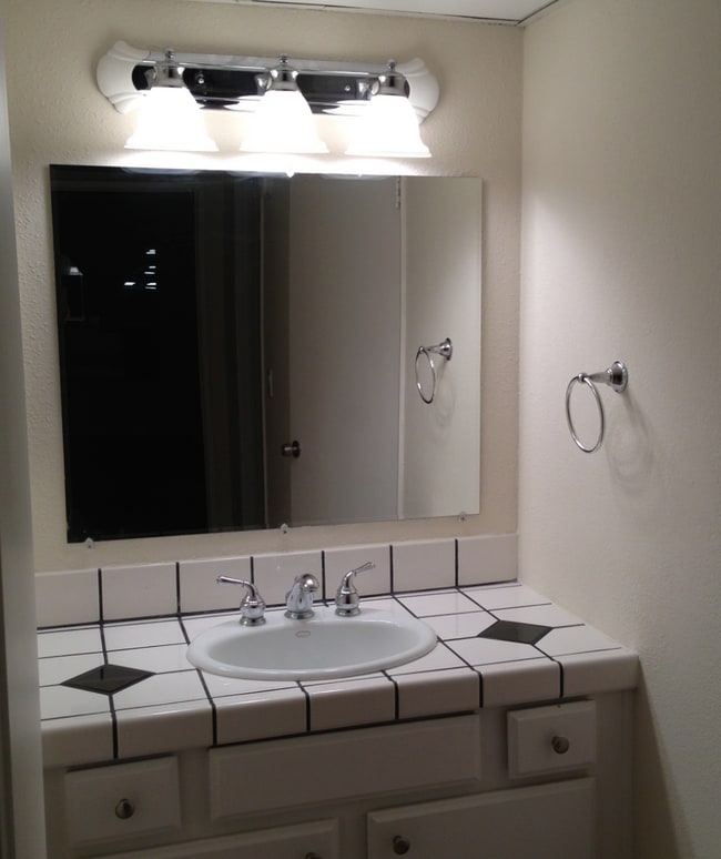 Photo - Beautiful 1 Bed /1 Bath with Hardwood Floors, Central AC, Stainless Steel Appliances, Balcony, Gy...