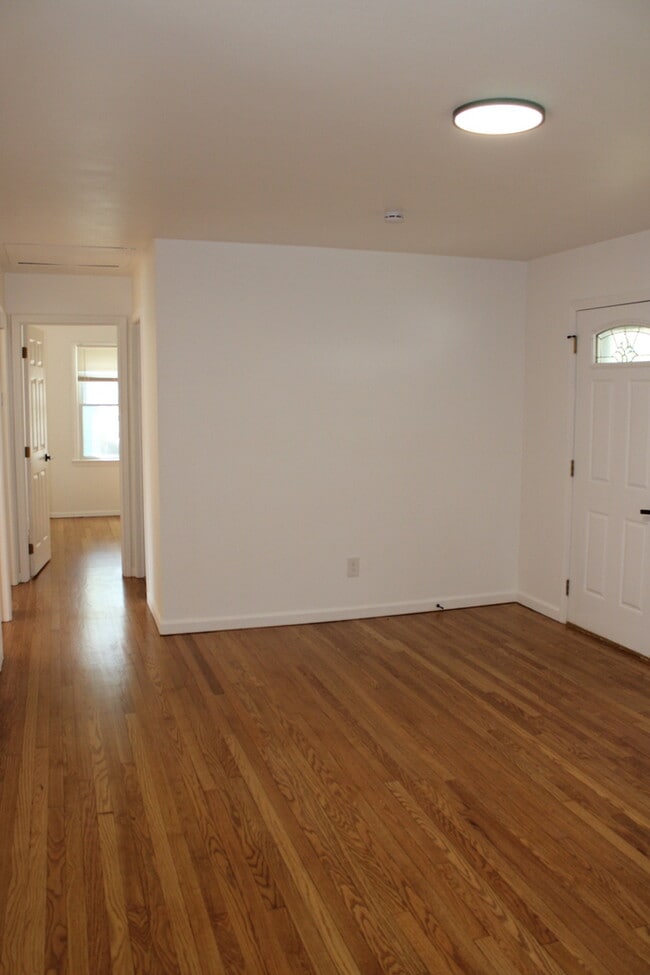 Photo - Move in Special - 4bed 2 full bath in Inde...