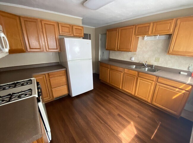 Photo - 3 Bedroom House On Stadium!