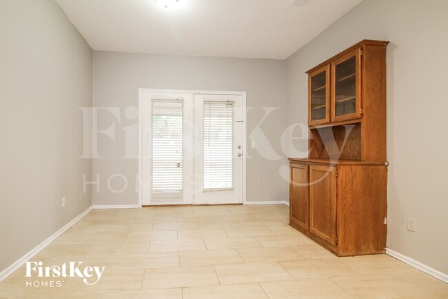 Photo - 1812 Foxfire Rd