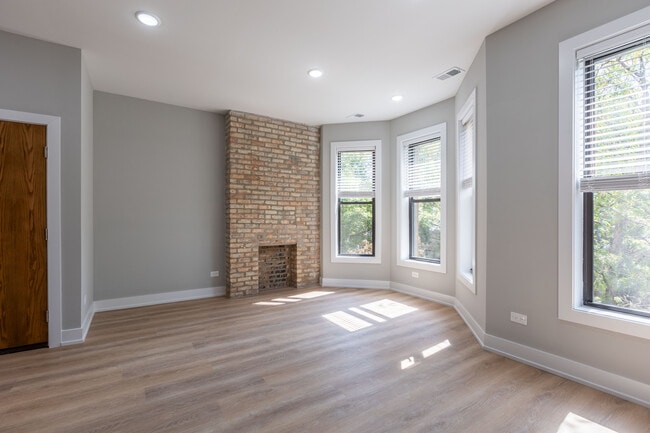 Photo - 423 W Belden Ave Unit 428-17