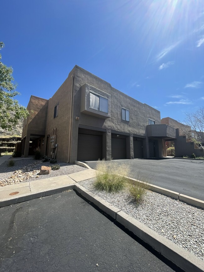 Photo - 2900 Vista Del Rey NE Townhome