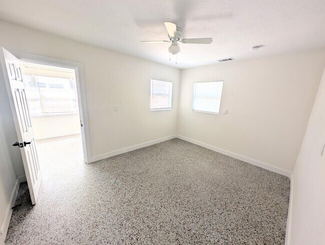 Photo - 124 146th Ave E