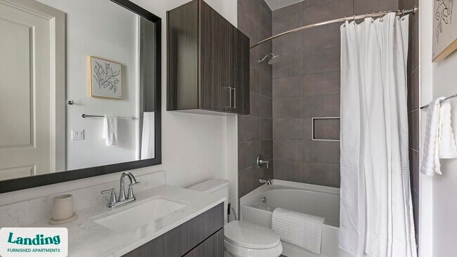 3030 Summer St Unit 325