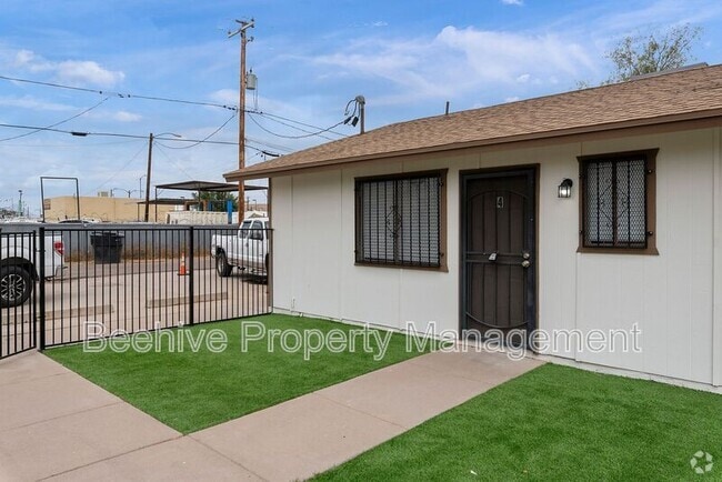 Building Photo - 1634 E Monroe St Rental