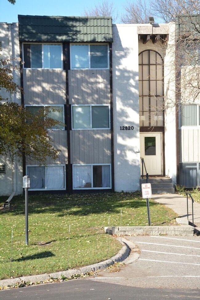 Building Photo - 12820 Nicollet Ave Unit 201