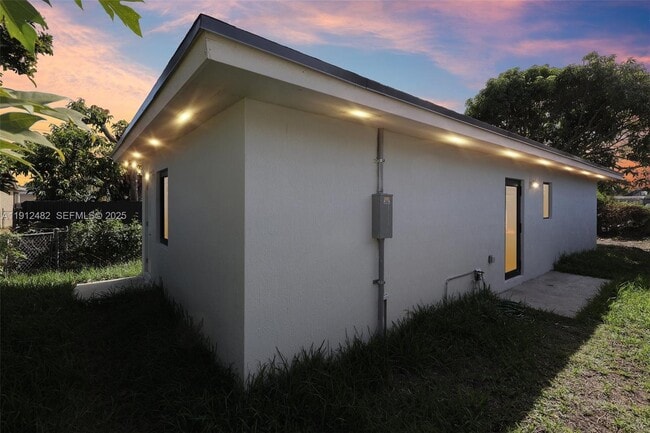 Photo - 17003 SW 107th Pl Unit 2