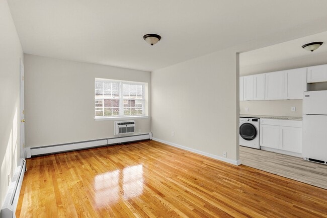 Photo - 60 W Madison Ave