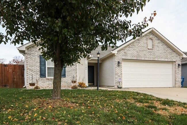Building Photo - Fabulous Ranch In Highly Desirable Crossfield!