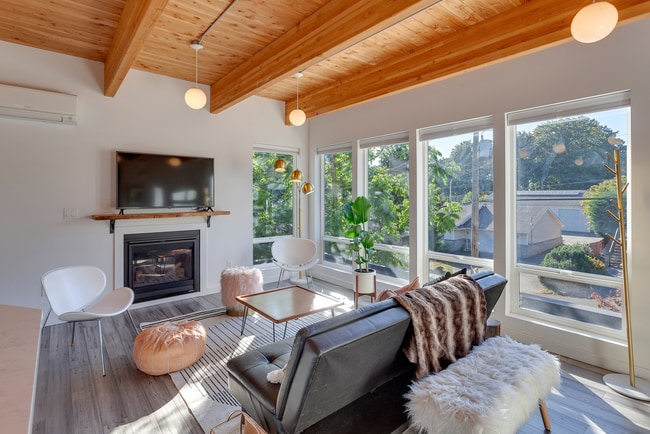 Photo - 6824 N Catlin Ave