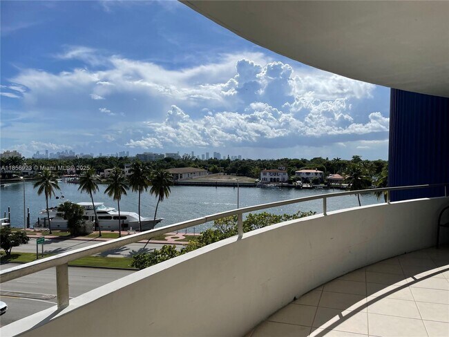 Photo - 5151 Collins Ave Unit 624