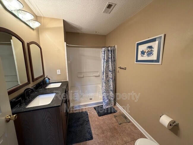 Photo - 203 Sturbridge Dr