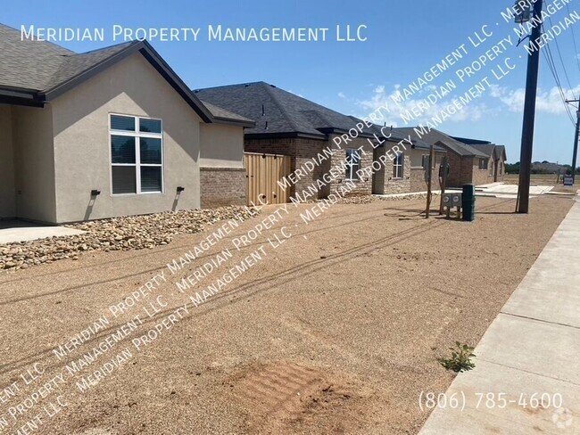 Building Photo - Three bedroom, Three Bathroom Unit D Rental