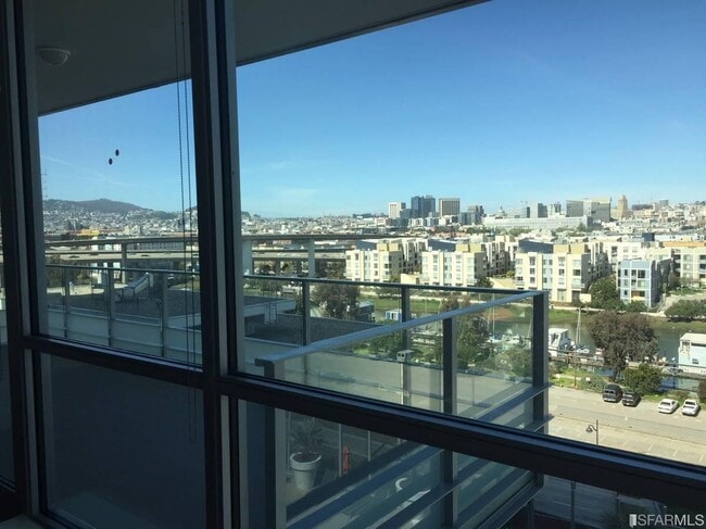 Photo - 718 Long Bridge St