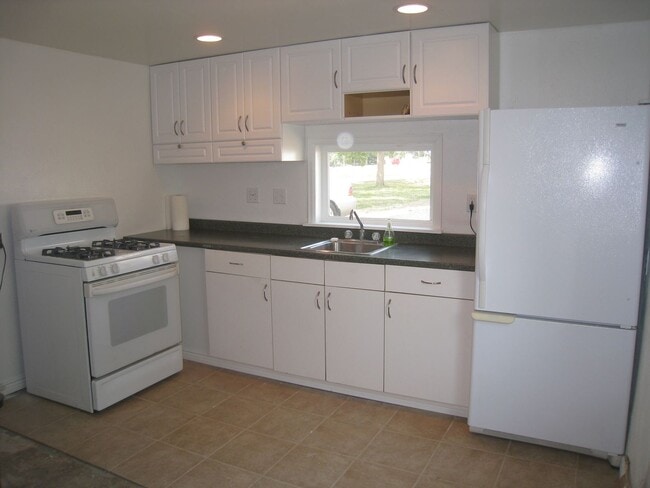 Photo - 2105 3rd Ave Unit #B - Back House