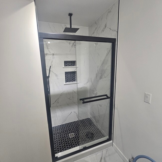 Building Photo - 2420 Southeast Celebrity Court Unit 2420 Apartment