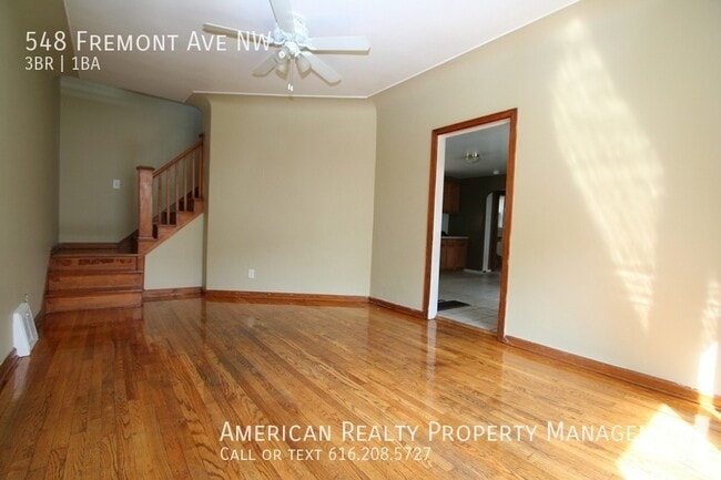 Photo - 548 Fremont Ave NW