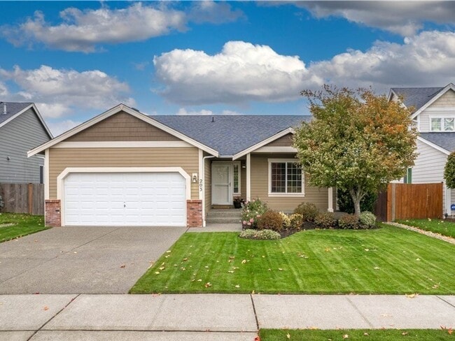 Building Photo - Beautiful 3-bed/2-bath Orting Home in Rive...