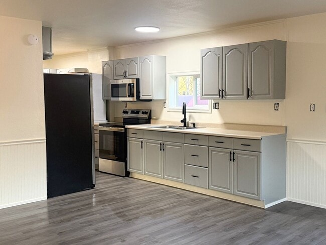 Photo - Charming 1-Bedroom Rental Home with Detached Garage & Pet-Friendly Option