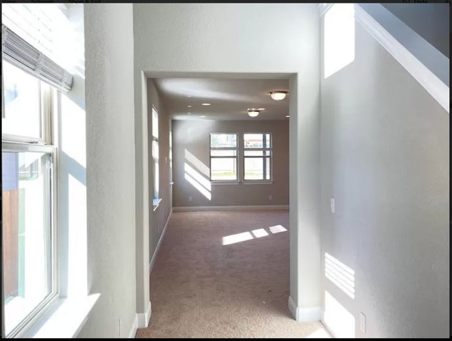 Photo - 200 Mayney Ln