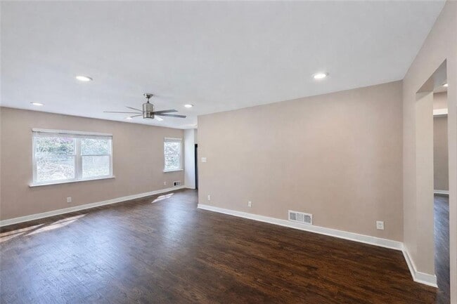 Photo - 1291 Lorenzo Dr SW