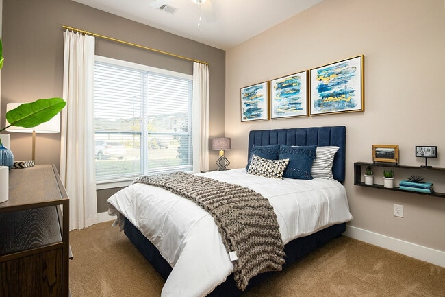 Abberly Solaire Apartment Homes
