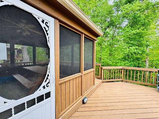 Photo - BEAUTIFUL AND PRIVATE LAKE RIDGE HOME