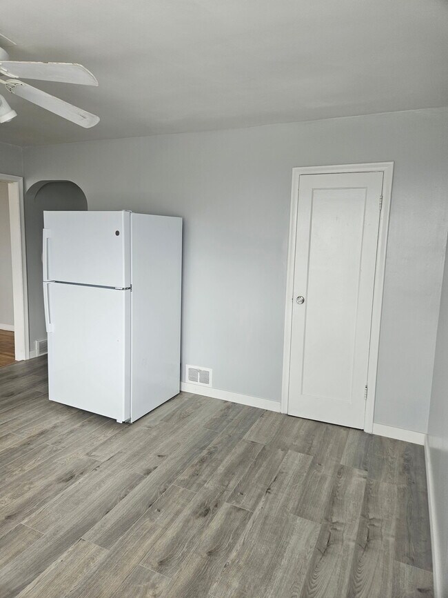 6th Avenue Apartments