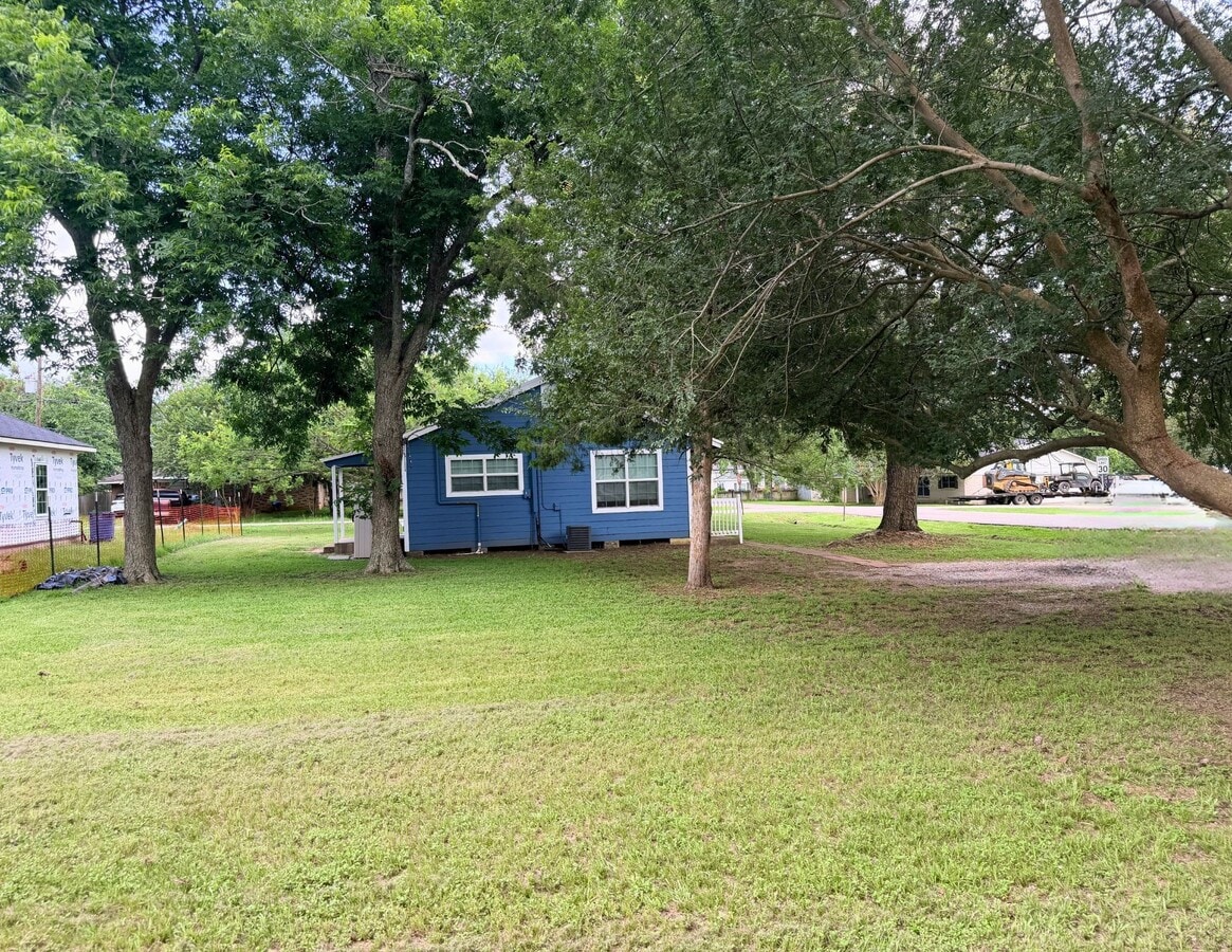 Photo - 1706 Smith St