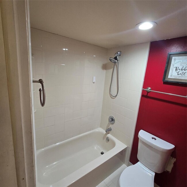 Photo - 6575 W Oakland Park Blvd Unidad 404