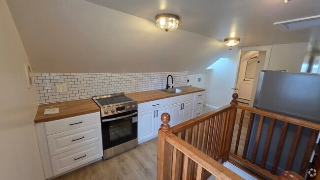 Building Photo - 57 Lawrence St Unit 3 Rental