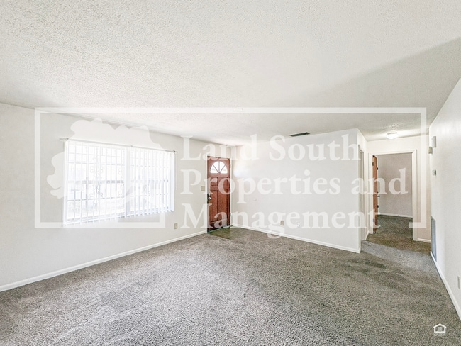 Photo - 324 Ariana St